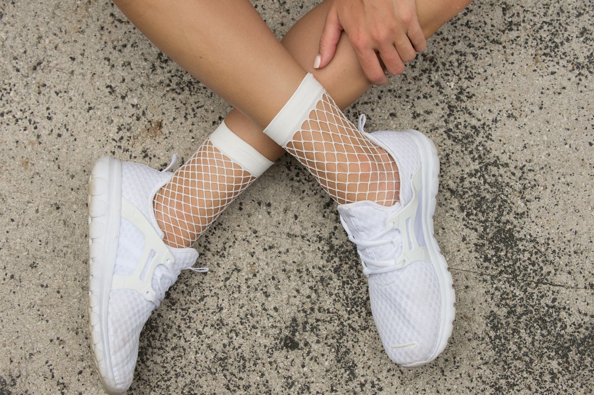 White Fishnet Ankle Socks - Cali Diamond